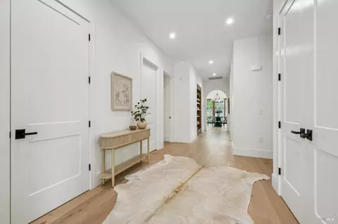Entry Way - 660 Oak Ln, Sonoma, CA 95476 photo 3 of 4