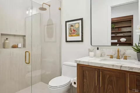 Bath - 660 Oak Ln, Sonoma, CA 95476 photo 7 of 7