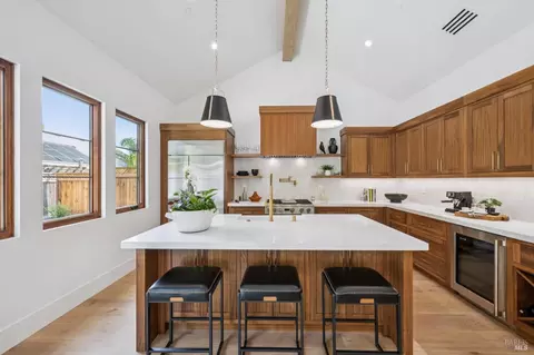 Kitchen - 660 Oak Ln, Sonoma, CA 95476 photo 3 of 5