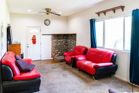 Living - 32 Boxelder Ct, Napa, CA 94558 photo 5 of 6