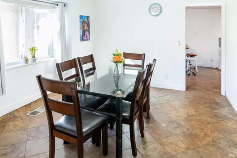 Dining - 32 Boxelder Ct, Napa, CA 94558 photo 3 of 3