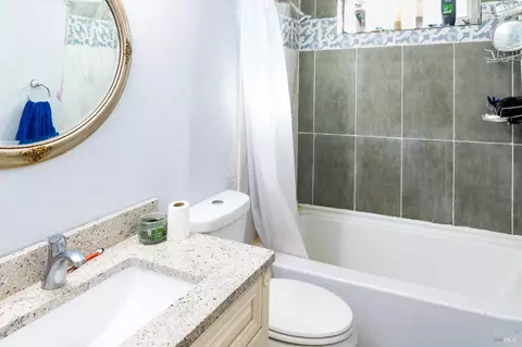 Bath - 32 Boxelder Ct, Napa, CA 94558 photo 14 of 18