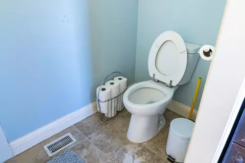 Bath - 32 Boxelder Ct, Napa, CA 94558 photo 8 of 18