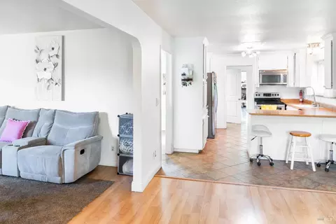 Entry Way - 32 Boxelder Ct, Napa, CA 94558 photo 1 of 9