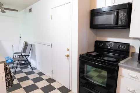 Kitchen - 32 Boxelder Ct, Napa, CA 94558 photo 3 of 9