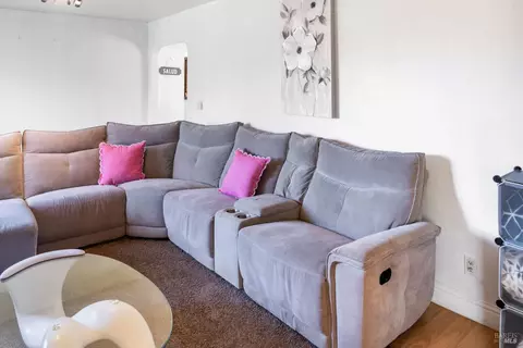 Living - 32 Boxelder Ct, Napa, CA 94558 photo 6 of 6