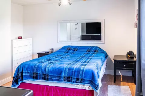 Bedroom - 32 Boxelder Ct, Napa, CA 94558 photo 7 of 16