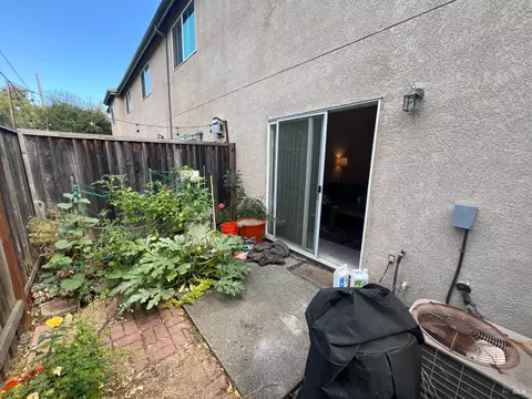 Exterior - 20 Bridgegate Way, Napa, CA 94559 photo 3 of 8