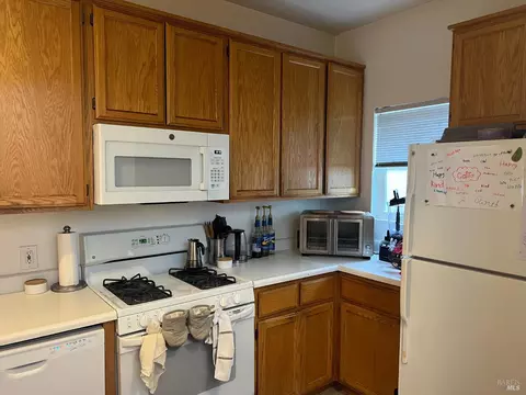 Kitchen - 20 Bridgegate Way, Napa, CA 94559 photo 1 of 4