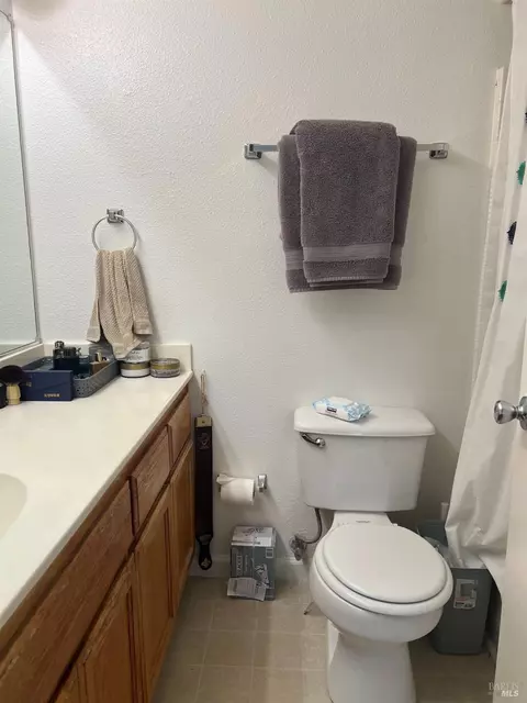 Bath - 20 Bridgegate Way, Napa, CA 94559 photo 4 of 5