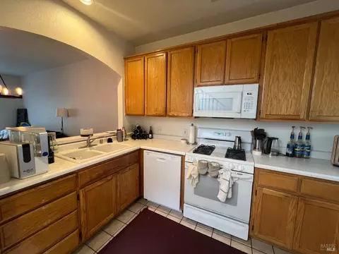 Kitchen - 20 Bridgegate Way, Napa, CA 94559 photo 3 of 4