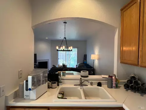 Kitchen - 20 Bridgegate Way, Napa, CA 94559 photo 4 of 4