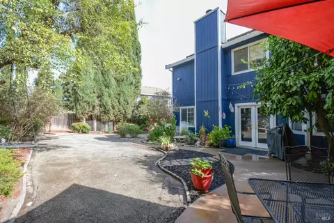 Exterior - 635 Hansen Ct, Dixon, CA 95620 photo 3 of 9