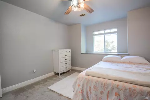 Bedroom - 635 Hansen Ct, Dixon, CA 95620 photo 8 of 10