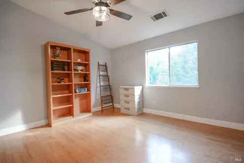 Bedroom - 635 Hansen Ct, Dixon, CA 95620 photo 9 of 10