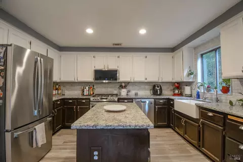 Kitchen - 635 Hansen Ct, Dixon, CA 95620 photo 3 of 7