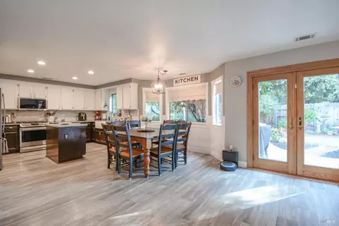 Kitchen - 635 Hansen Ct, Dixon, CA 95620 photo 7 of 7