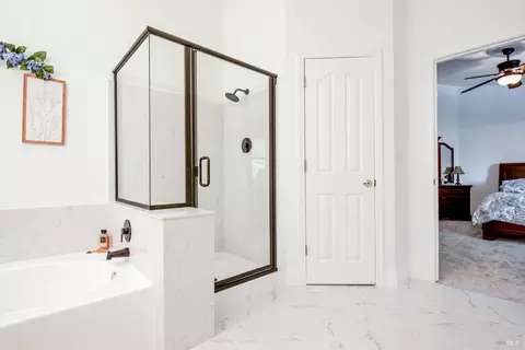 Bath - 635 Hansen Ct, Dixon, CA 95620 photo 4 of 5