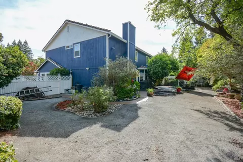Exterior - 635 Hansen Ct, Dixon, CA 95620 photo 8 of 9