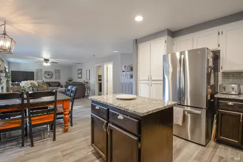 Kitchen - 635 Hansen Ct, Dixon, CA 95620 photo 5 of 7