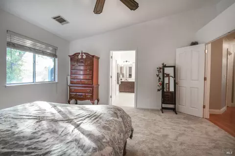 Bedroom - 635 Hansen Ct, Dixon, CA 95620 photo 2 of 10