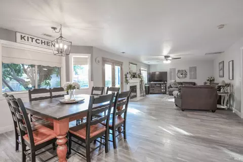 Dining - 635 Hansen Ct, Dixon, CA 95620 photo 2 of 2