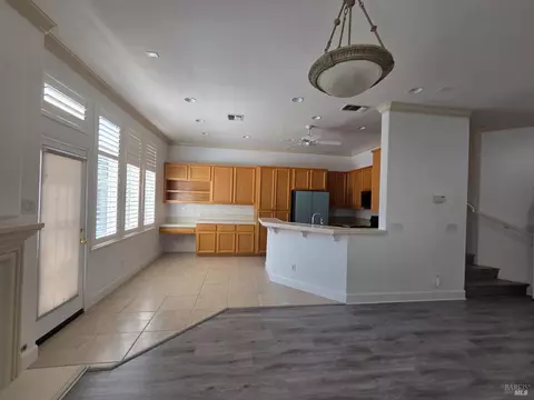 Living - 7511 King Leopold Ct, Vallejo, CA 94591 photo 2 of 2