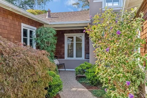 Exterior - 74 Mohawk Ave, Corte Madera, CA 94925 photo 2 of 5