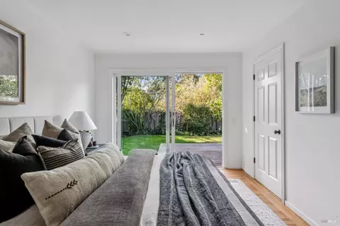 Bedroom - 74 Mohawk Ave, Corte Madera, CA 94925 photo 4 of 5