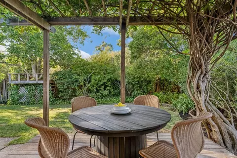 Exterior - 74 Mohawk Ave, Corte Madera, CA 94925 photo 3 of 5