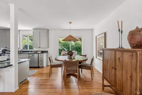 Dining - 74 Mohawk Ave, Corte Madera, CA 94925 photo 1 of 2