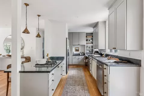 Kitchen - 74 Mohawk Ave, Corte Madera, CA 94925 photo 1 of 4
