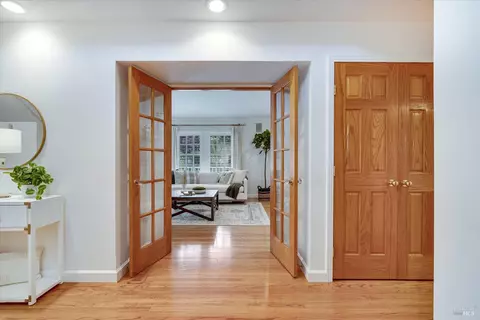 Entry Way - 852 2nd St E, Sonoma, CA 95476 photo 1 of 4