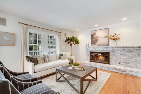 Living - 852 2nd St E, Sonoma, CA 95476 photo 2 of 4