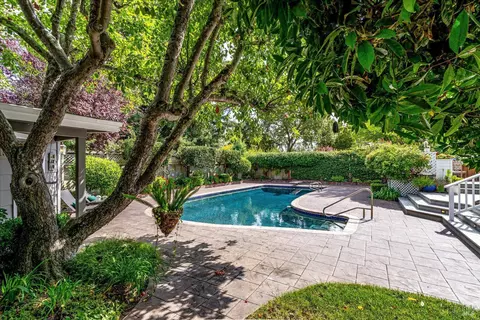 Exterior - 852 2nd St E, Sonoma, CA 95476 photo 9 of 18