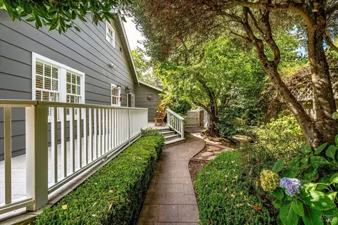 Exterior - 852 2nd St E, Sonoma, CA 95476 photo 11 of 18