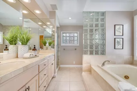 Bath - 852 2nd St E, Sonoma, CA 95476 photo 4 of 8