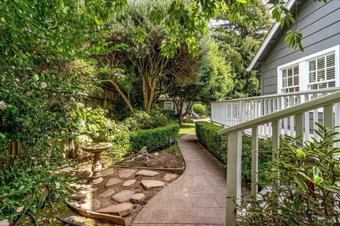 Exterior - 852 2nd St E, Sonoma, CA 95476 photo 16 of 18