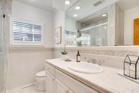 Bath - 852 2nd St E, Sonoma, CA 95476 photo 1 of 8