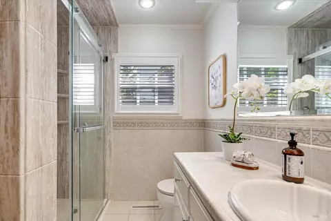 Bath - 852 2nd St E, Sonoma, CA 95476 photo 2 of 8