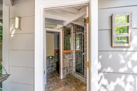 Bath - 852 2nd St E, Sonoma, CA 95476 photo 7 of 8