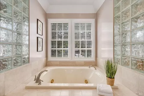 Bath - 852 2nd St E, Sonoma, CA 95476 photo 6 of 8