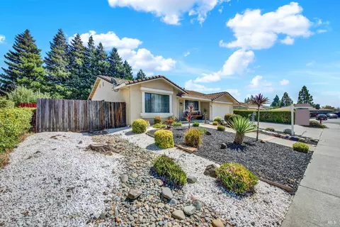 Exterior - 760 Stallion Cir, Fairfield, CA 94533 photo 4 of 38