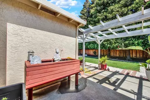 Exterior - 760 Stallion Cir, Fairfield, CA 94533 photo 13 of 38
