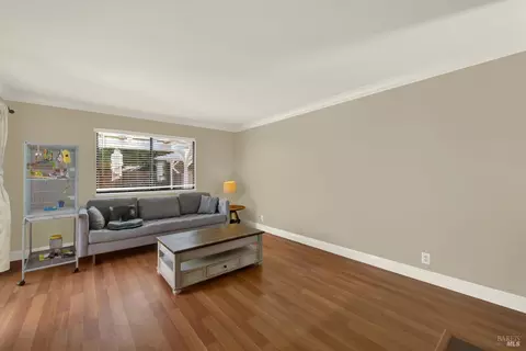 Living - 760 Stallion Cir, Fairfield, CA 94533 photo 6 of 8