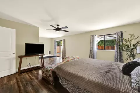 Bedroom - 760 Stallion Cir, Fairfield, CA 94533 photo 2 of 7