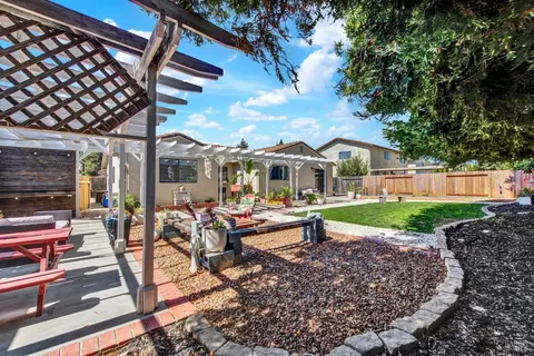 Exterior - 760 Stallion Cir, Fairfield, CA 94533 photo 24 of 38