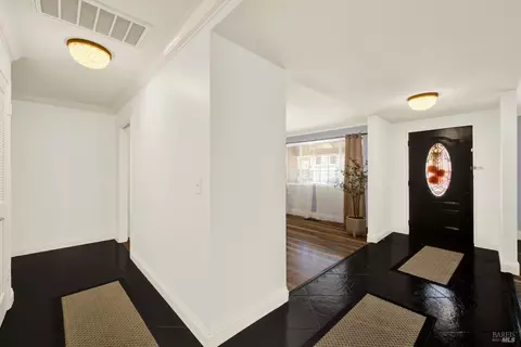 Entry Way - 760 Stallion Cir, Fairfield, CA 94533 photo 5 of 6