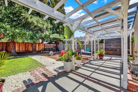 Exterior - 760 Stallion Cir, Fairfield, CA 94533 photo 17 of 38