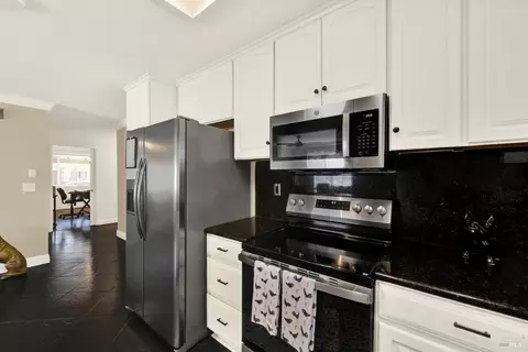 Kitchen - 760 Stallion Cir, Fairfield, CA 94533 photo 8 of 9